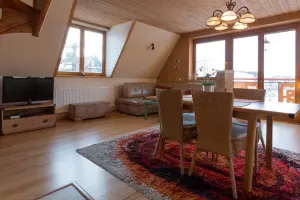 Apartmán HANKA - obývací pokoj s jídelním koutem